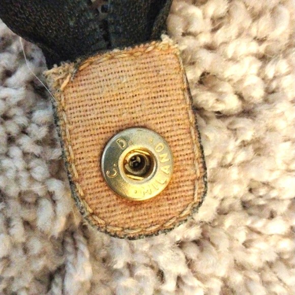 FENDI Gold Emblem - 100% Authentic FENDI vintage Gold Emblem w Zipper Line - Picture 4 of 6